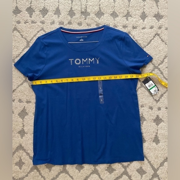 TOMMY HILFIGER WOMEN'S CREW NECK RHINESTONE EMBELLISHED T-SHIRT BLUE - Picture 5 of 8